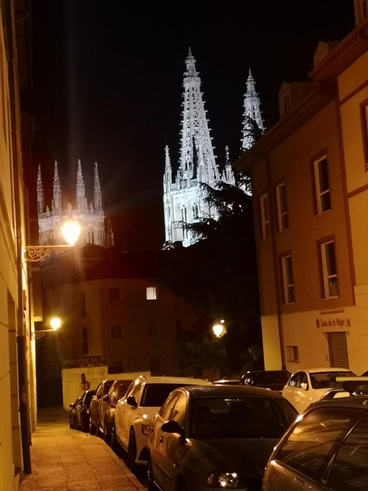 Cathedral And Castle Apartment Burgos Exterior photo